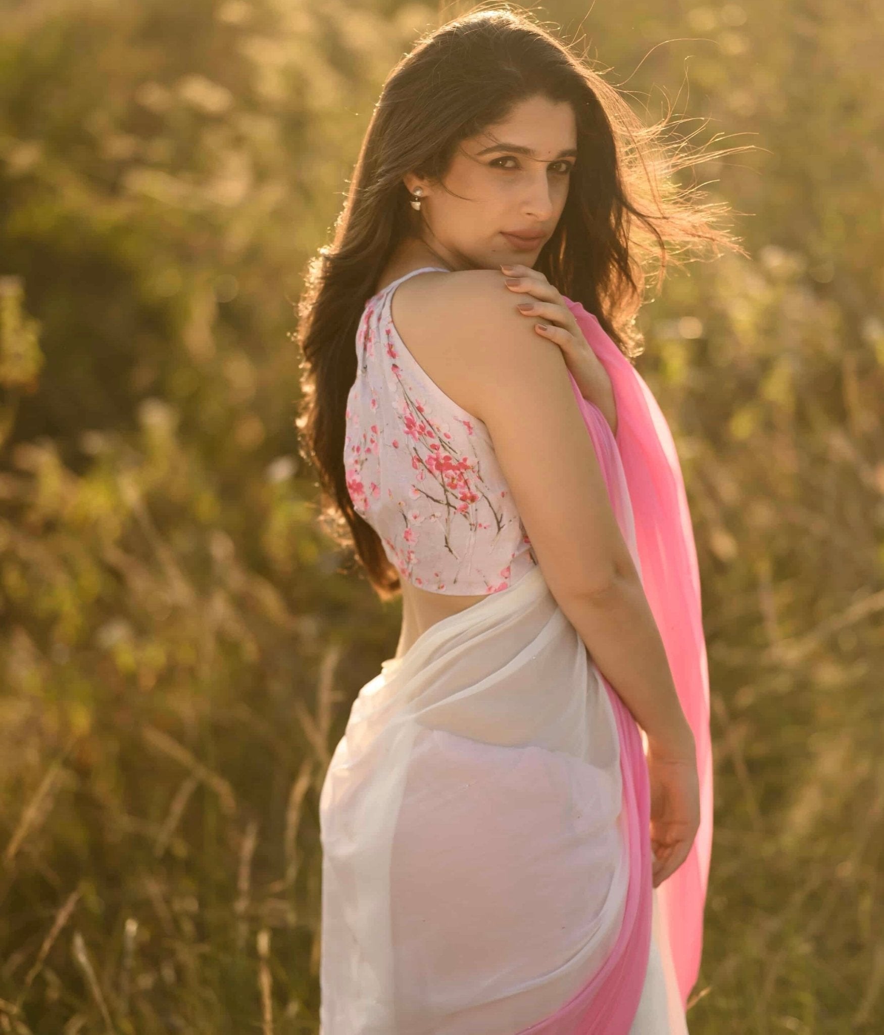 Jasmine - house of suhiJasmineSariHouse Of SuhiWhite 🤍 + Pink 🩷house of suhi